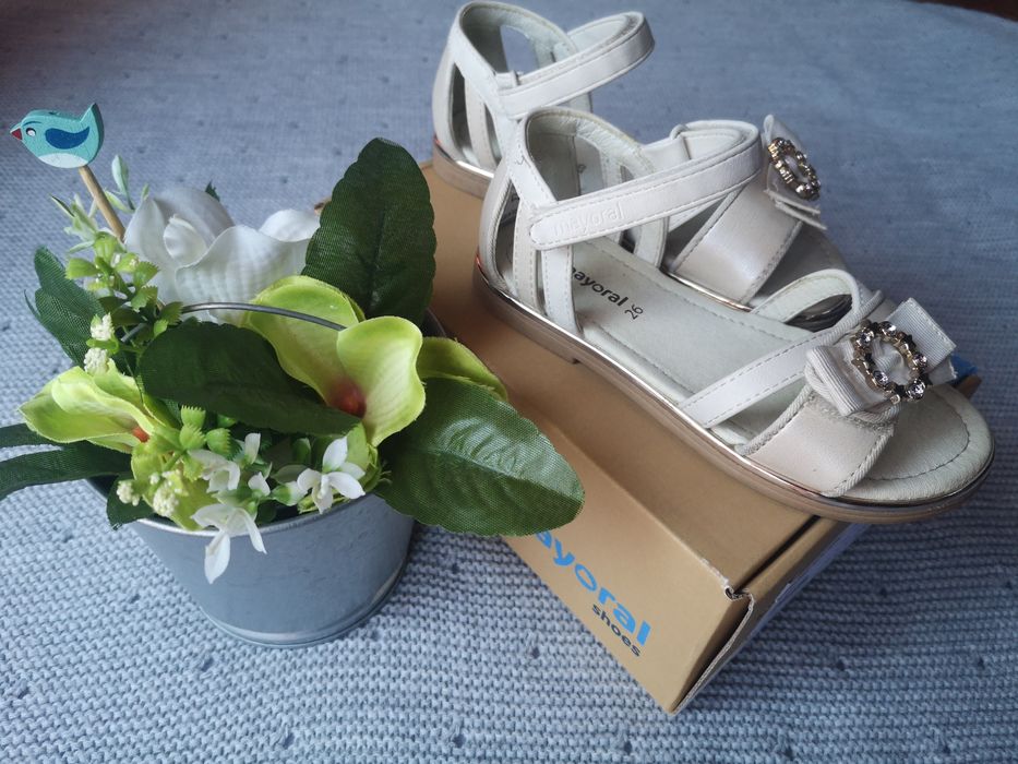 Sandalia mayoral tamanho 26