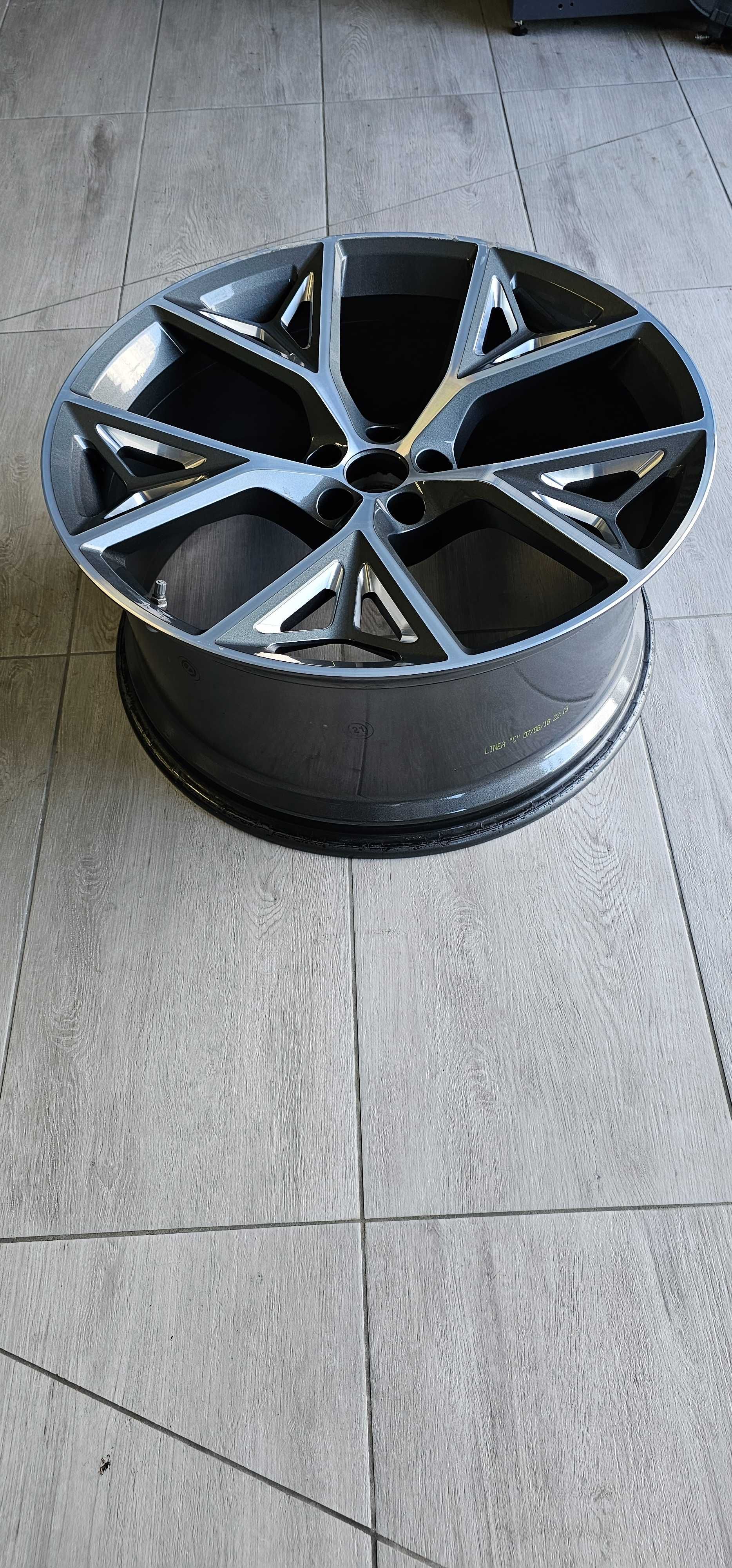 Oryginalna Felga Audi 22 cale RS6 RS7 A8 S8 Q5 SQ5 Q7 SQ7 Q8 SQ8 Etron