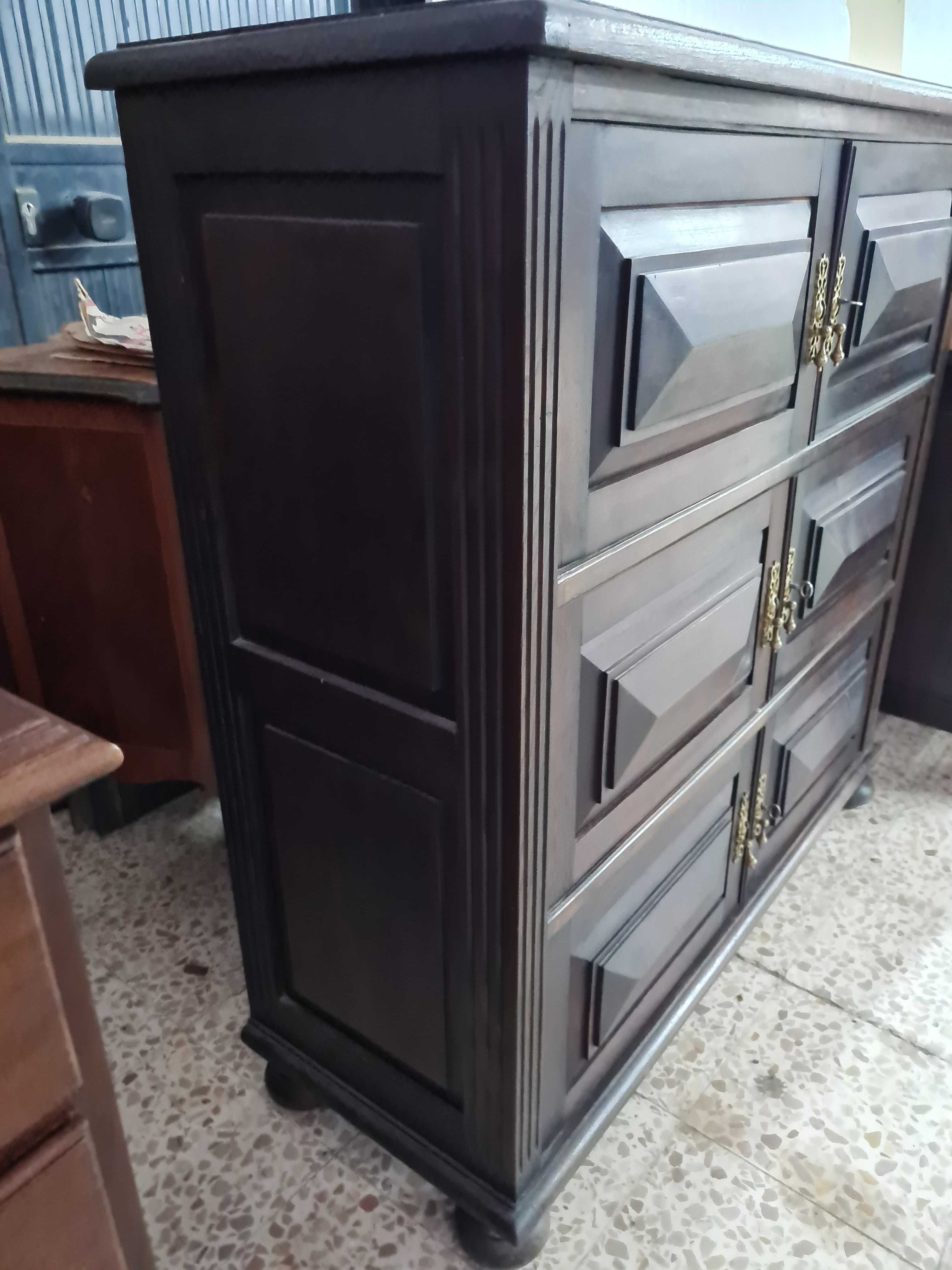 Par de Armários estilo Manuelino séc XX