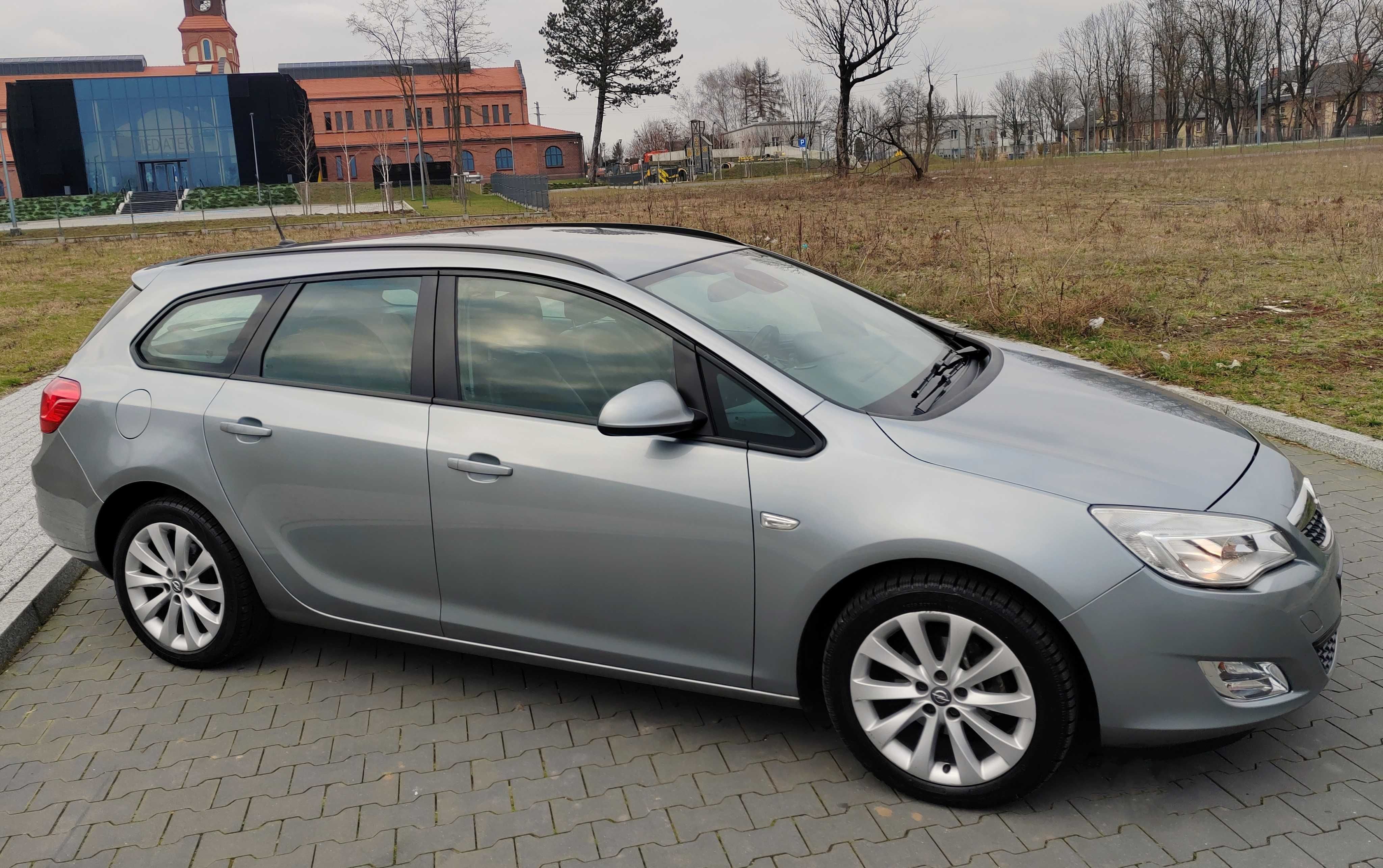 Opel Astra Benzyna StanBDB 1/2Skóry Start&Stop Aluminiowe Felgi!2012r.