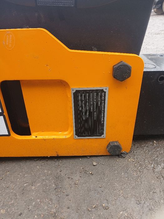 Mlot palownica do ladowarki 250kg wyburzeniowy hydrauliczny Bobcat Jcb