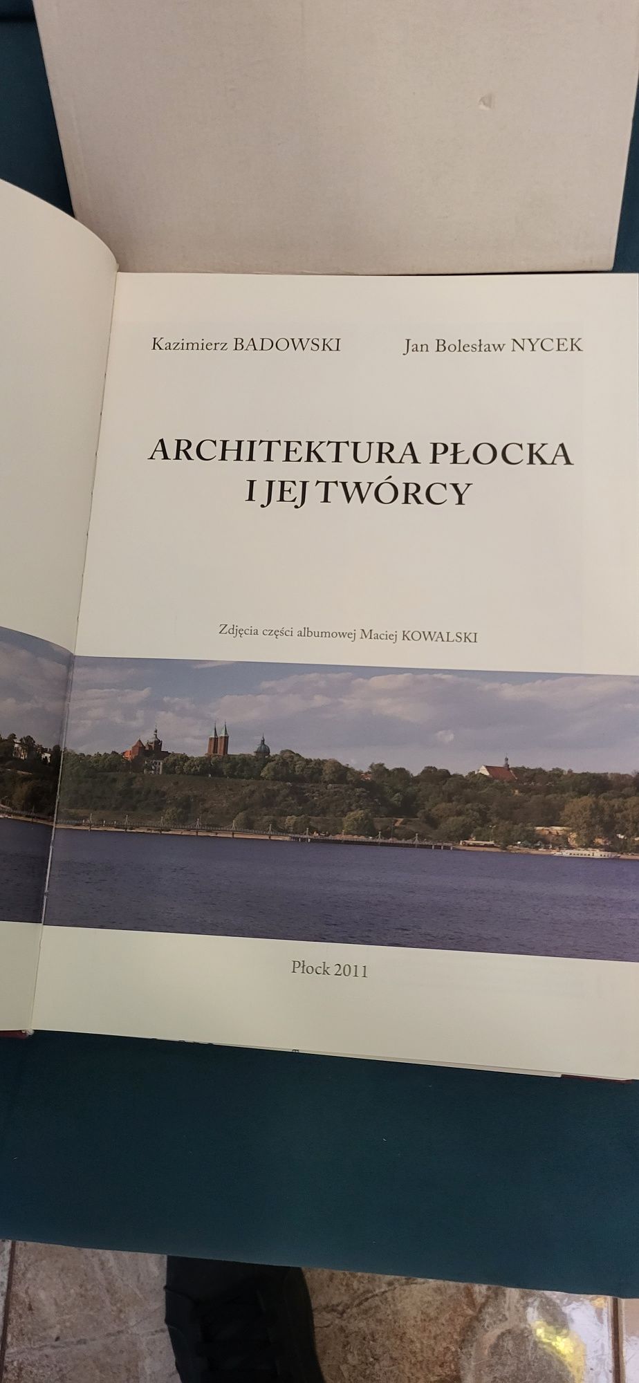 Nowa książka "Architektura Płocka" K.Badowski J.B.Nycek