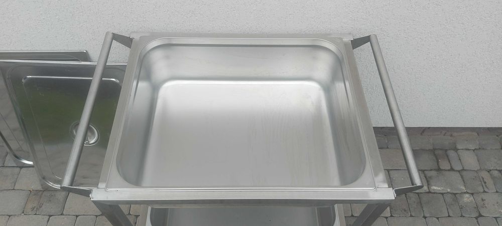 Візок сервірувальний для кейтерингу або кухні з гастроємностями