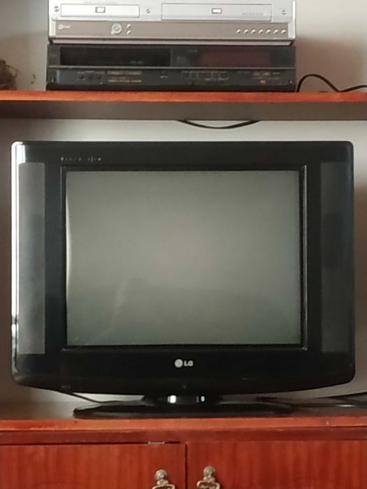 телевизор LG рабочий