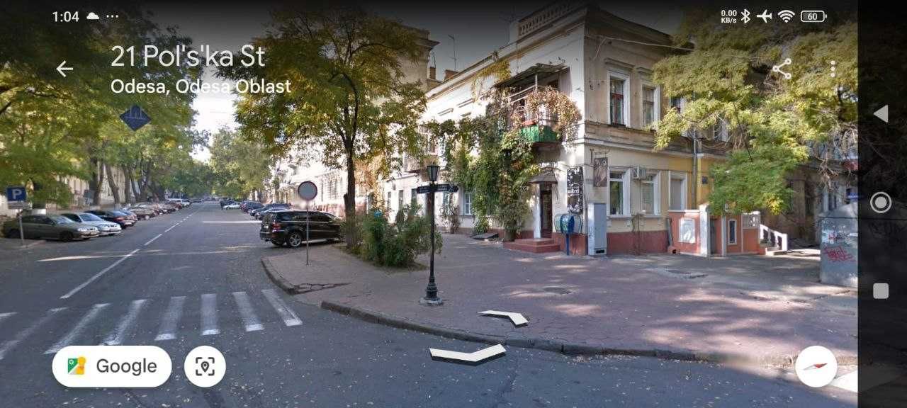 Продам 2-во кімнатну фасадну квартиру в центрі