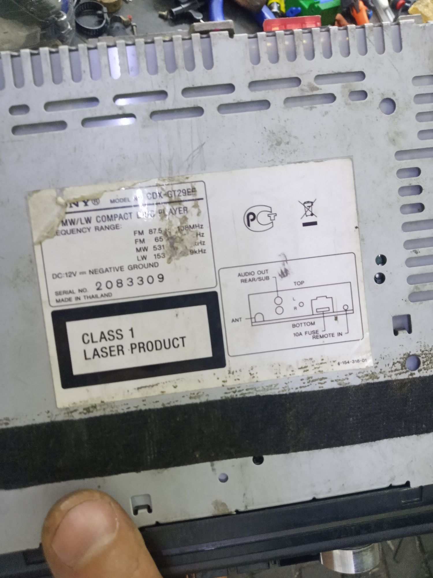 Sony CDX-GT29EE, Pioneer DEH-2820MP
