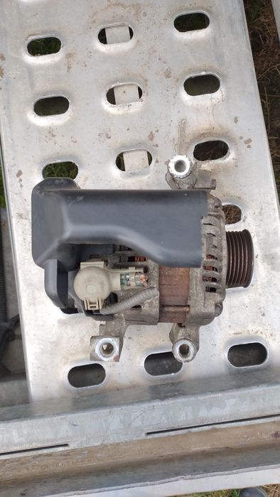 Alternator mazda L3P9 B 12v100A