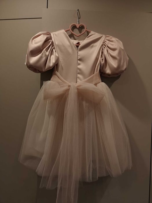 Святкова сукня у пудровому кольорі , розмір 104