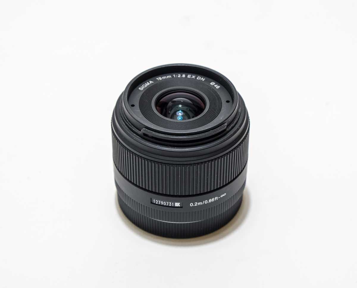 Obiektyw Sigma 19mm F/2.8 EX DN Sony E