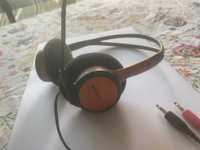 Auriculares com microfone Sony e microfone Plantronics