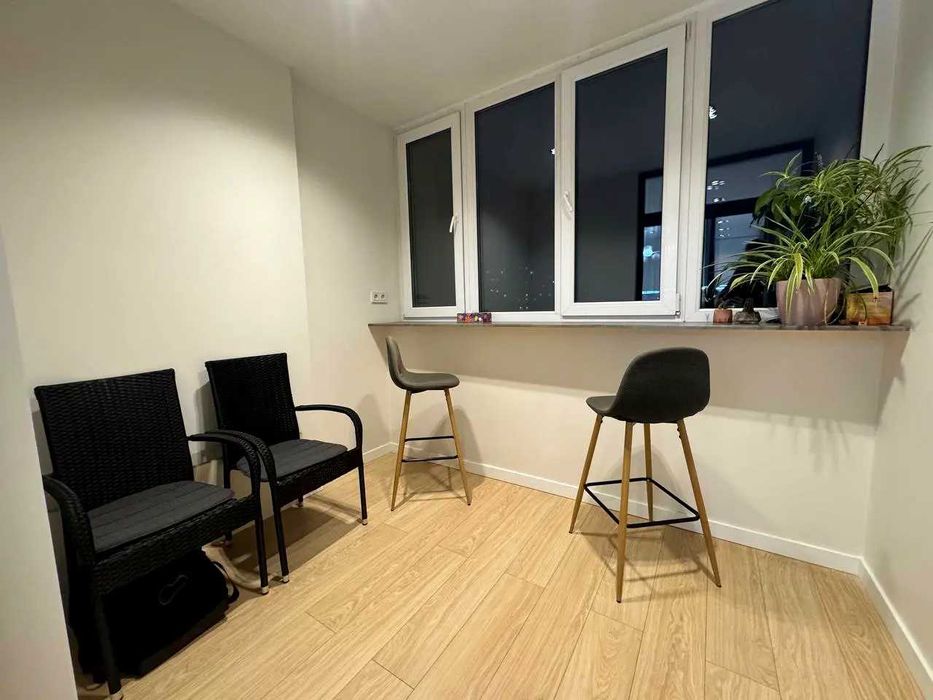 2-кім В. Лобановського пр., 4-Б ЖК Олександрівський Солом'янський р-н