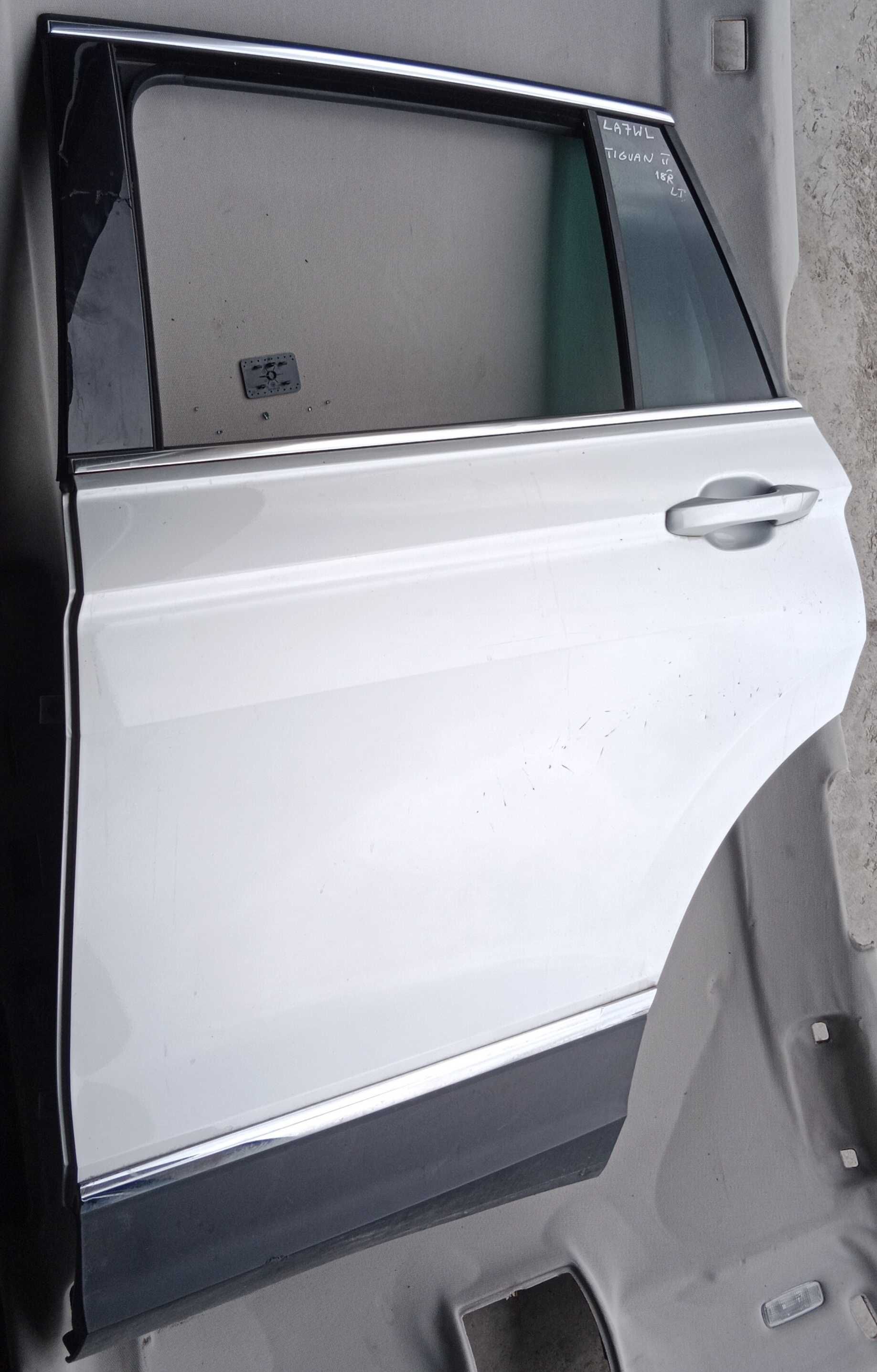 Drzwi Lewe Tył tylne VW Tiguan II 18r 5NA lak. LA7WL