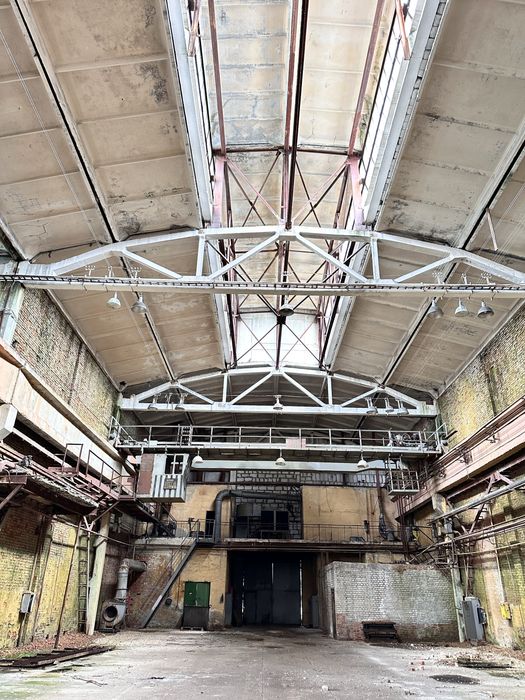 Продаж діючих виробничих приміщень 120 тис.м2, ЖД , комунікації, 22 Га