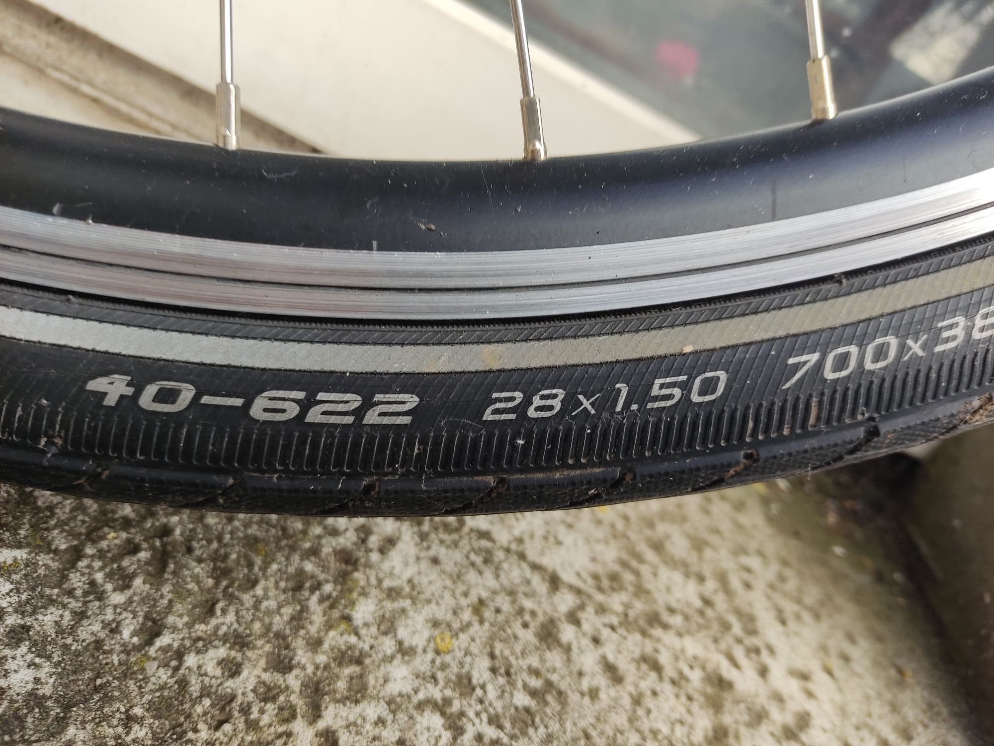 Переднє вело колесо 28" +динамо втулка Shimano DN 3n20