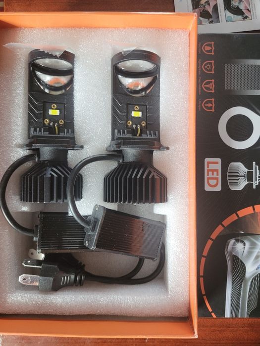 Лед автолампи Н4 з лінзою