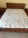 Cama de casal + 2 mesas cabeceira + cómoda
