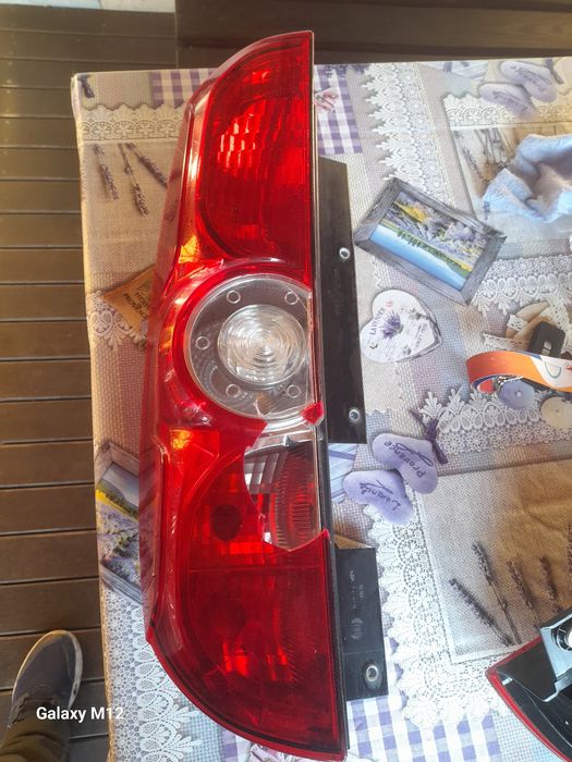 Задня ліва фара фіат добло 2013 року 263 кузов розпашонка