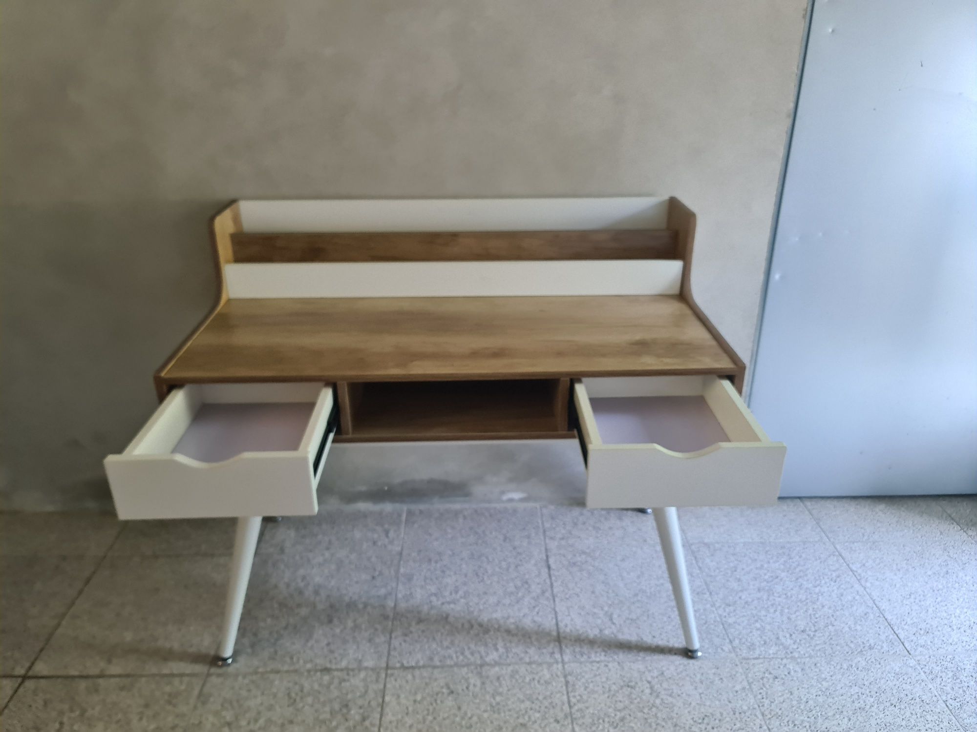 Secretária para venda