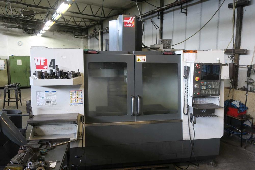 Centrum pionowe frezarskie HAAS VF-4