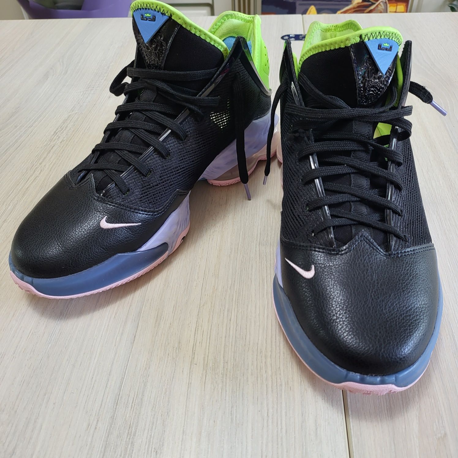 Баскетбольні кросівки Nike Lebron XIX 19 low