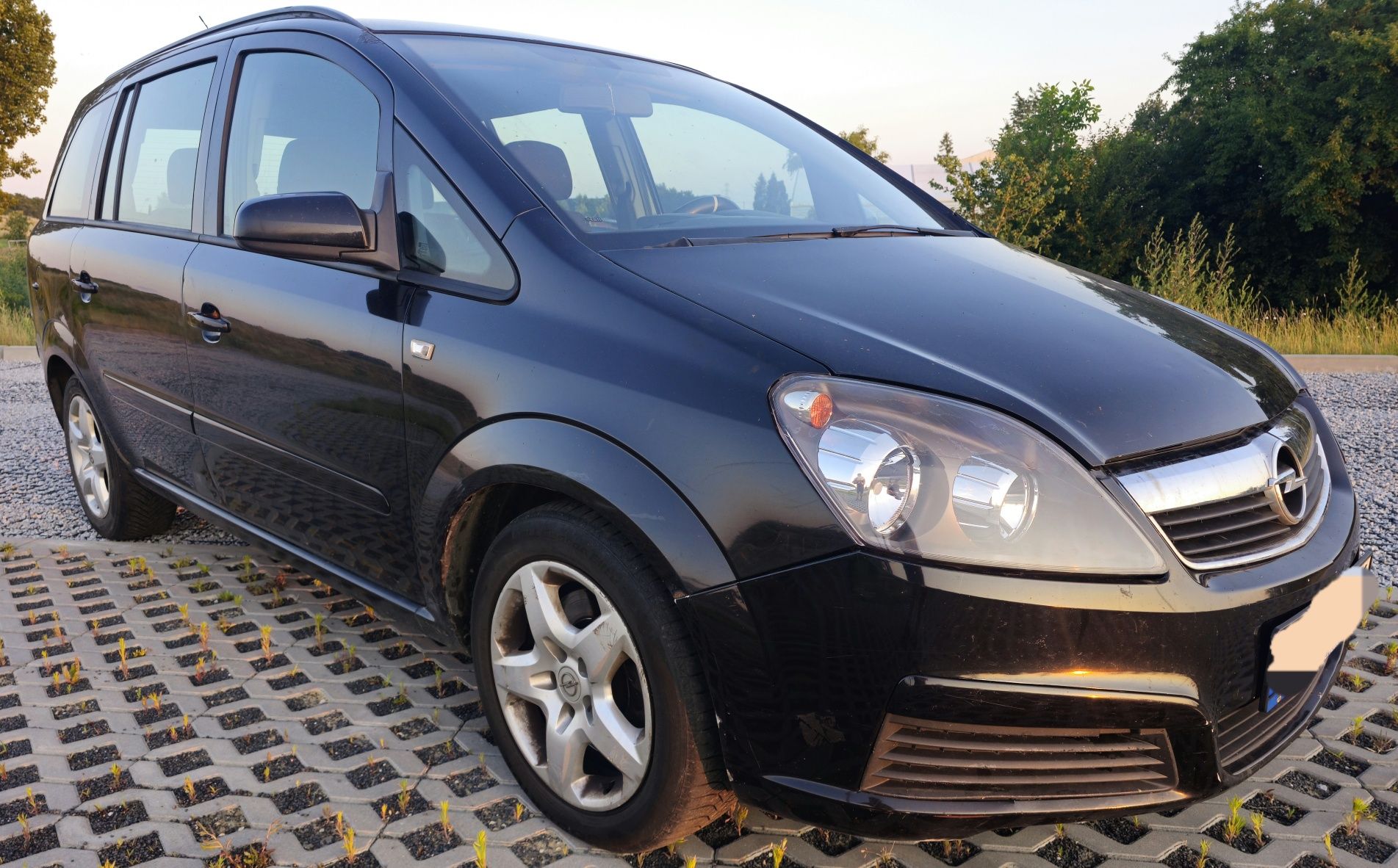 Opel Zafira B 1.9cdti 7osob Tanio Jeździ Uszkodzone Turbo Okazja