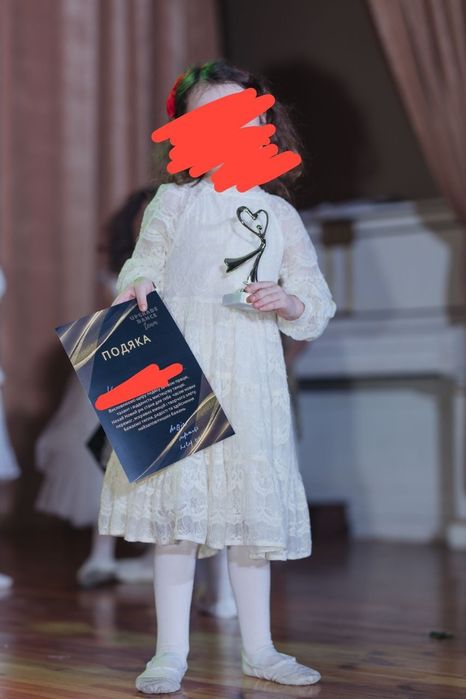 Zara. Святкова сукня (платье). 116р