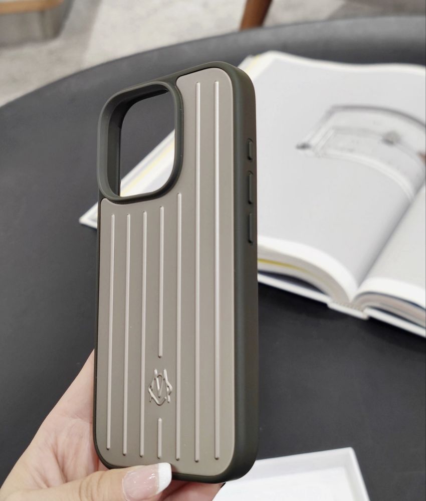 Чехол rimowa iphone 16 pro max Titanium