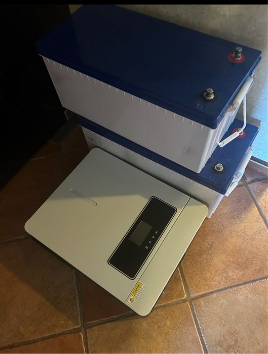 Набір безперебійного живлення (інвертор + акумулятори)