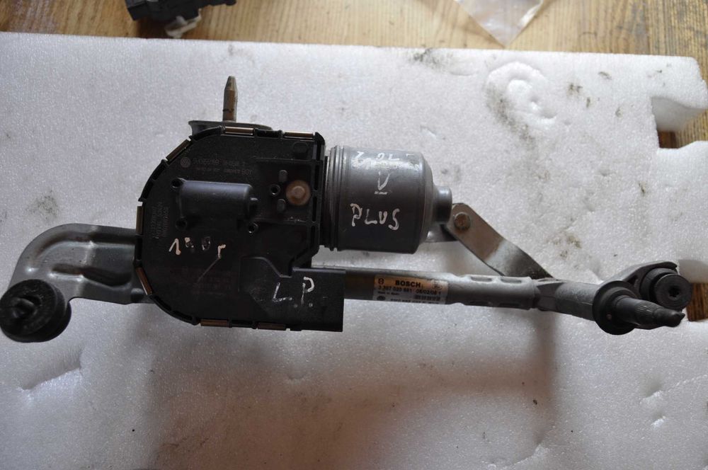 Vw golf V plus mechanizm wycieraczek przód lewy 5M0