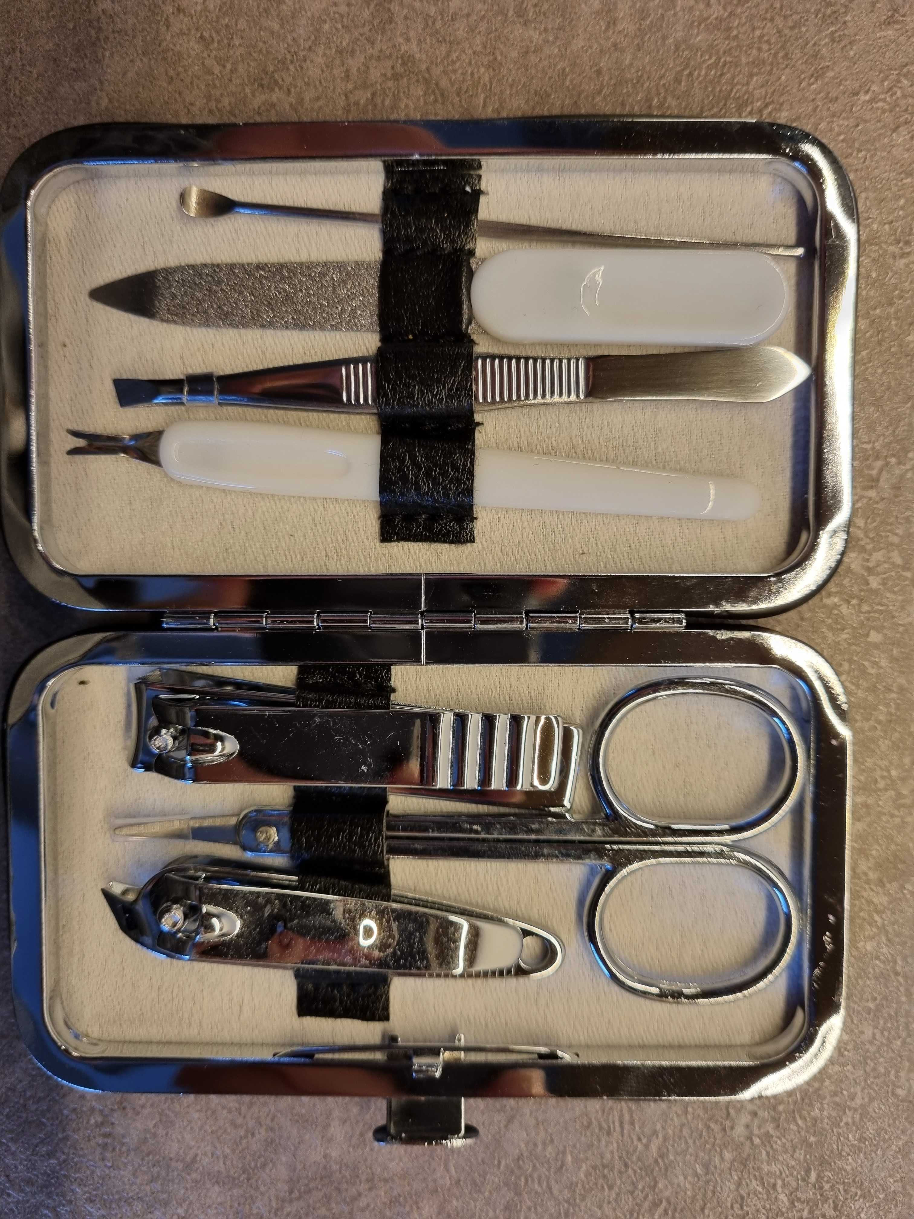 Niezbędnik podróżny mini zestaw do manicure