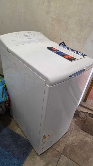 Горизонтальная стиральная машина Whirlpool. рабочая не ржавая.5 кг.