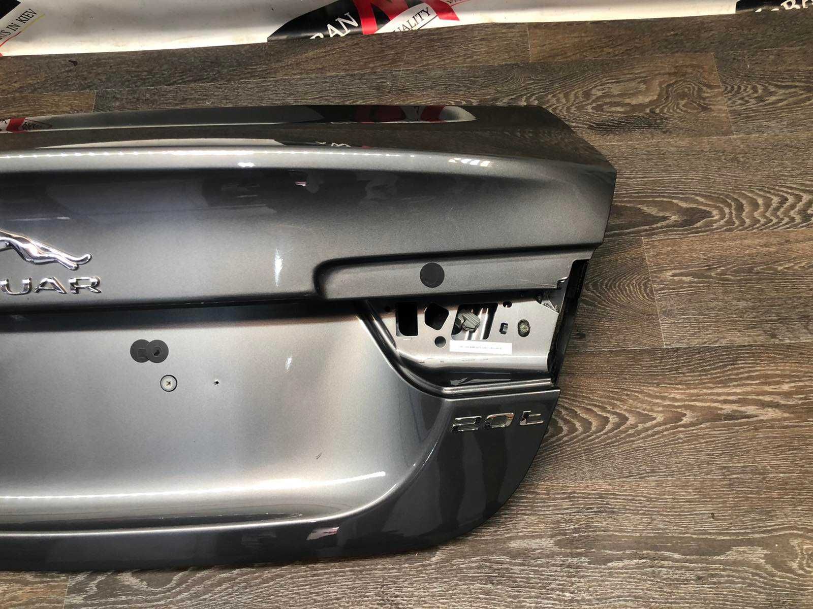 Кришка багажника Jaguar xe x760