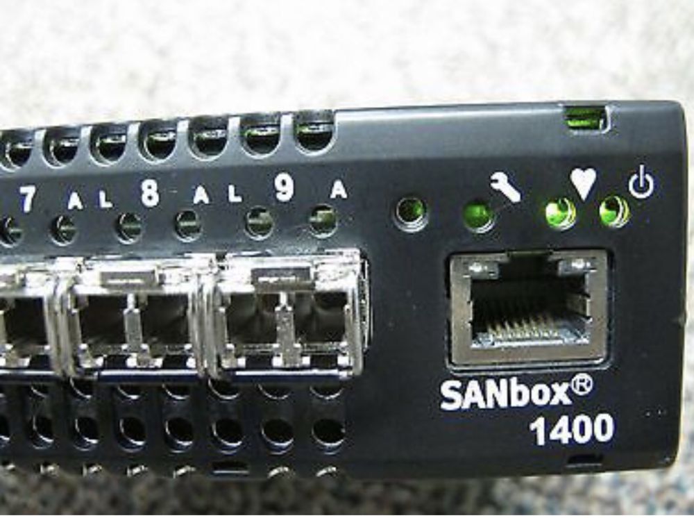 Q-Logic SANbox 1400 10-Port 4GB Fibre Channel Switch com SFPs