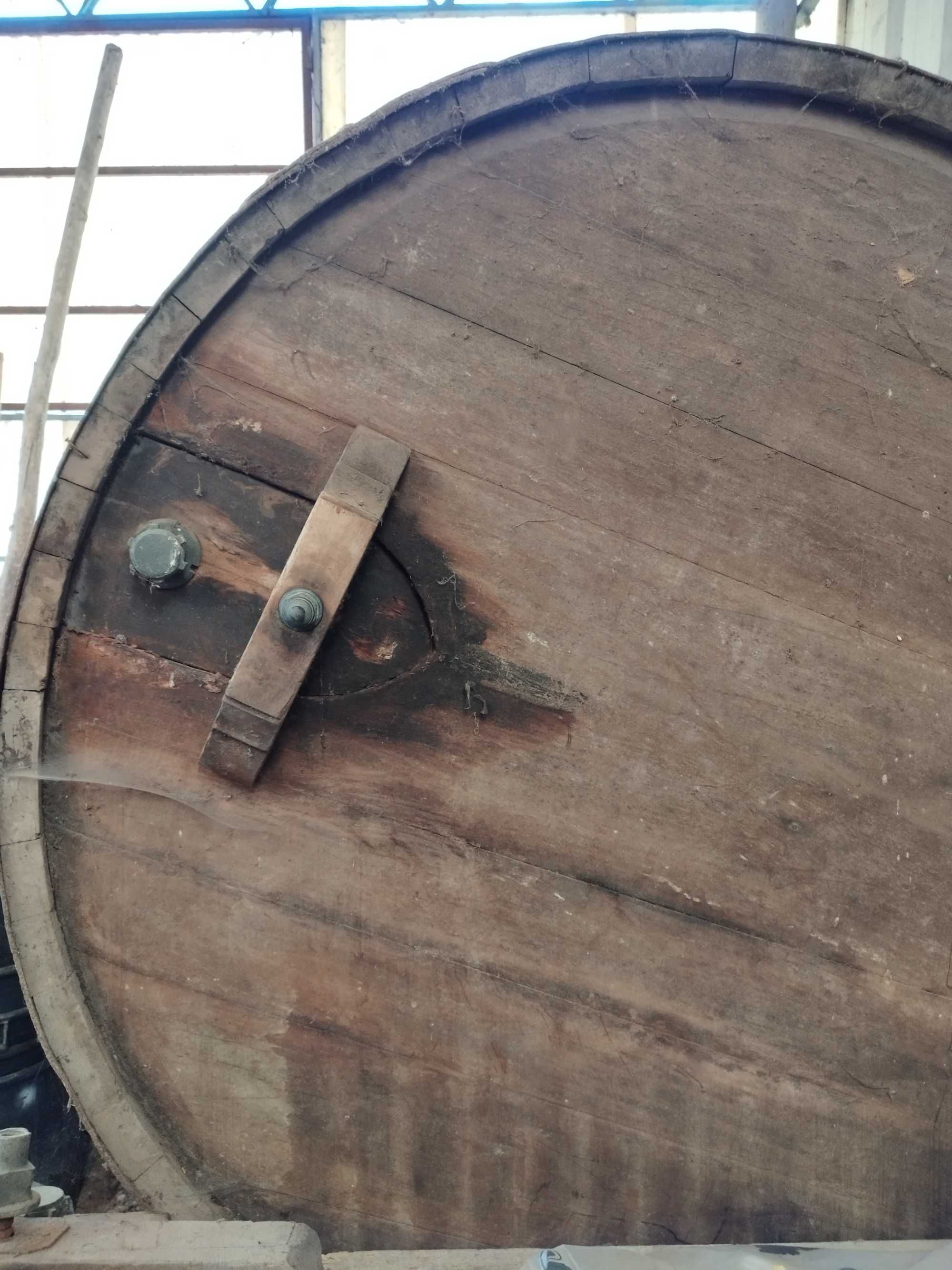 Tonel de 6k L antigo de Madeira Mussivi e Macacaúba
