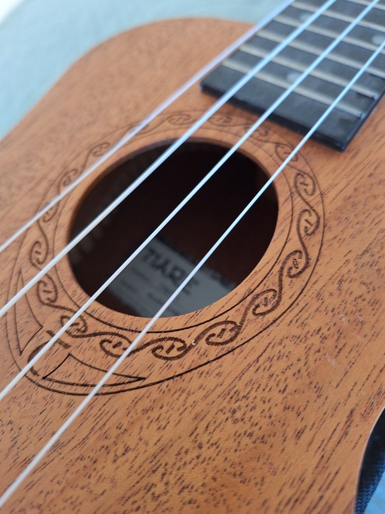 Ukulele Camglewood Tiare + Capa almofada