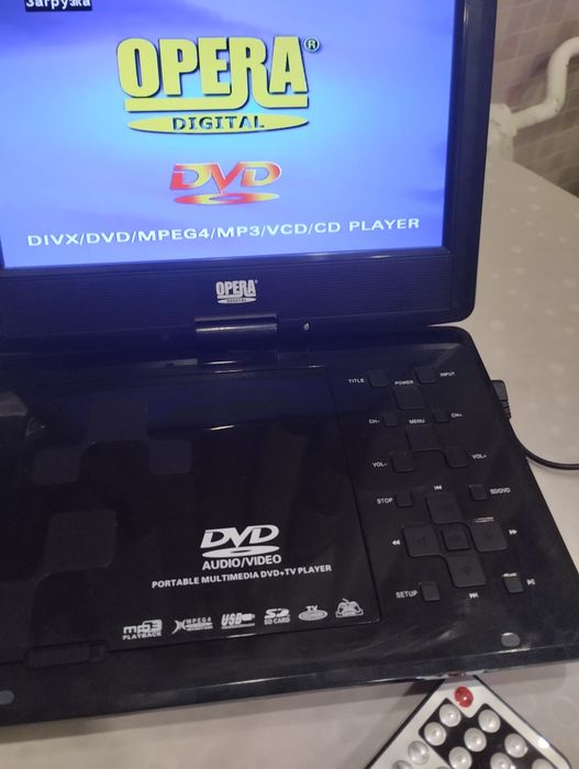 Портативный DVD плеер Opera.