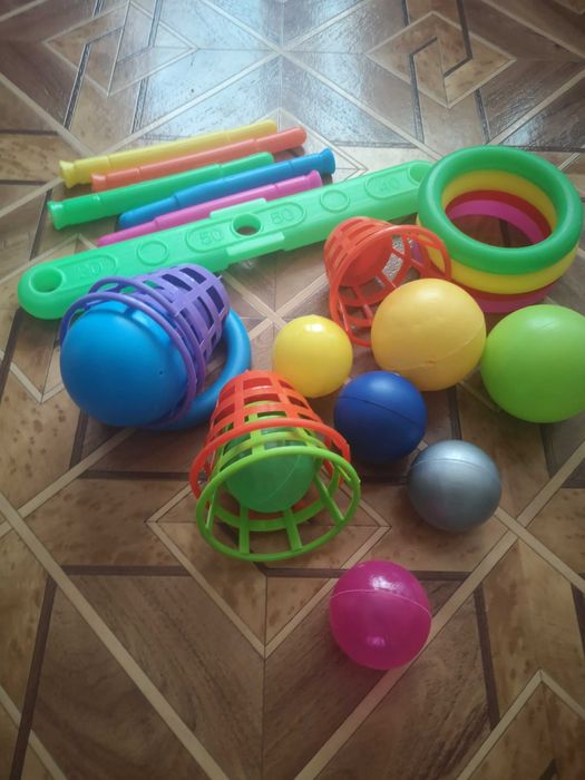 Кільцекид +дві ляльки в подарунок.