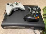 Konsola Xbox 360 + dwa pady + kilka gier .