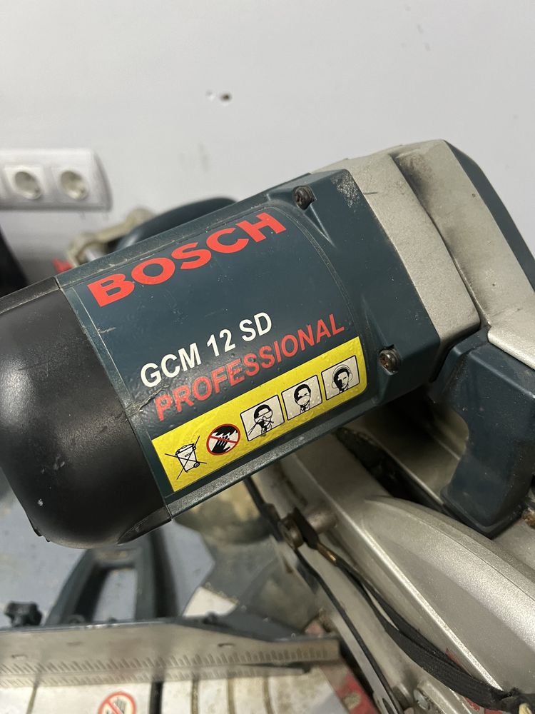Дискова пила Bosch GCM 12 SD