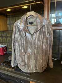 Кожанеая куртка,цвет перламутрр,размер 5260