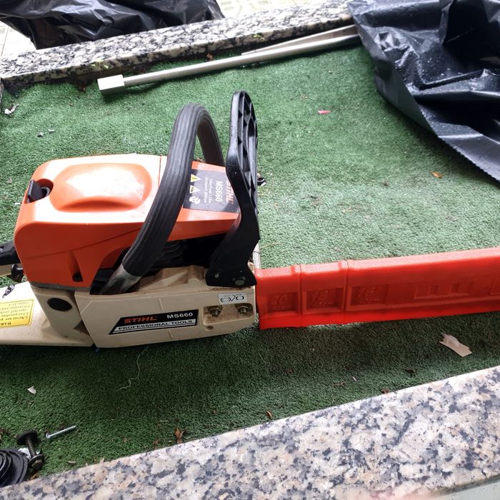 Moto serra a funcionar muito bem