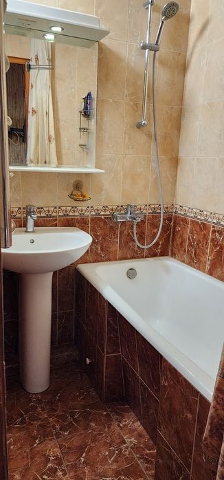 Продам 3х кімнатну квартиру. м. СПОРТИВНА, Колегіум.