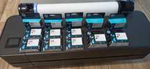 Ploter HP DesignJet T230 A1 + 4 kpl oryg. tuszy i 6 x rolka A1
