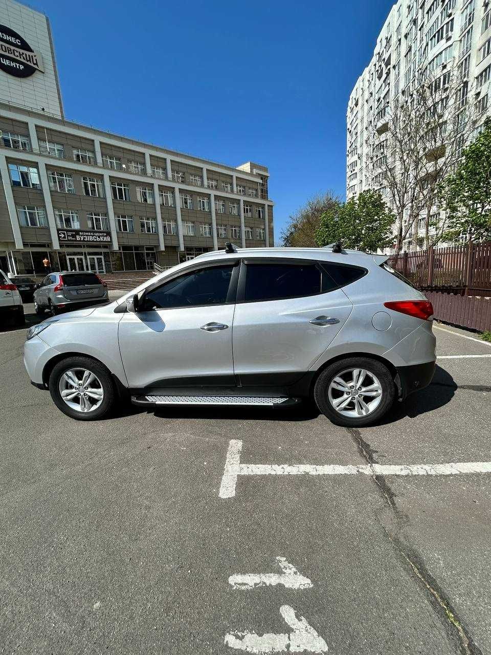 Hyundai ix35 2012 газ/бензин в идеальном состоянии не требует вложений