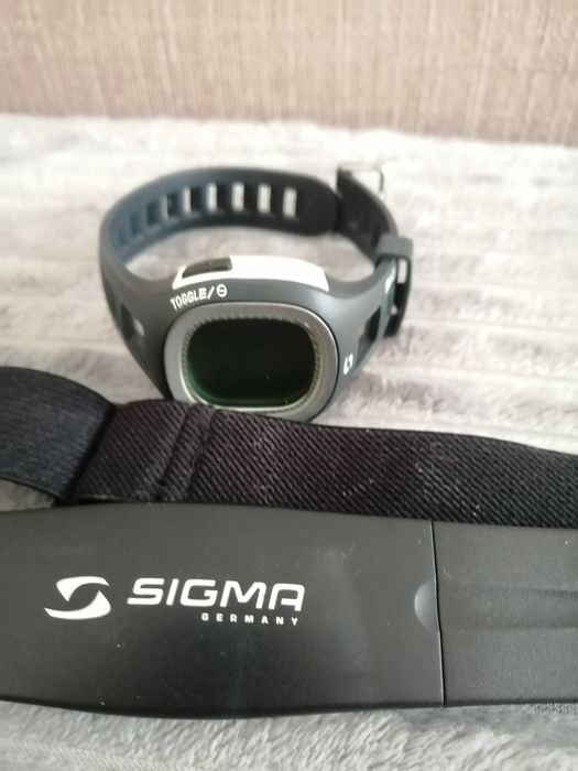 Pulsometr z opaską, zegarek sportowy