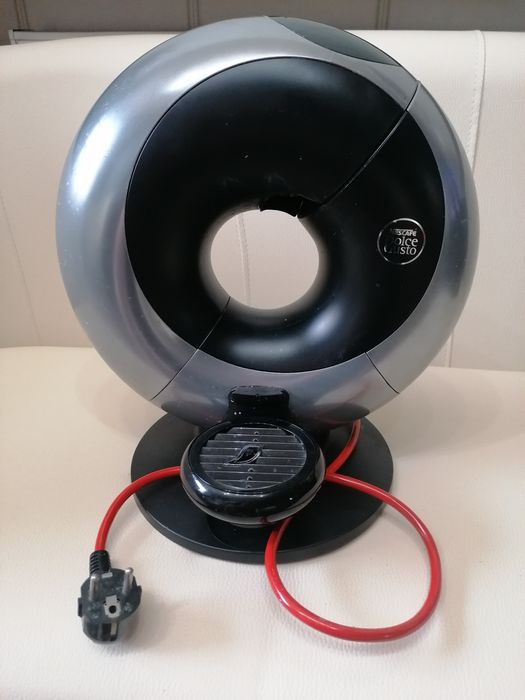 Ekspres do kawy kapsułka. Nescafe Dolce Gusto.