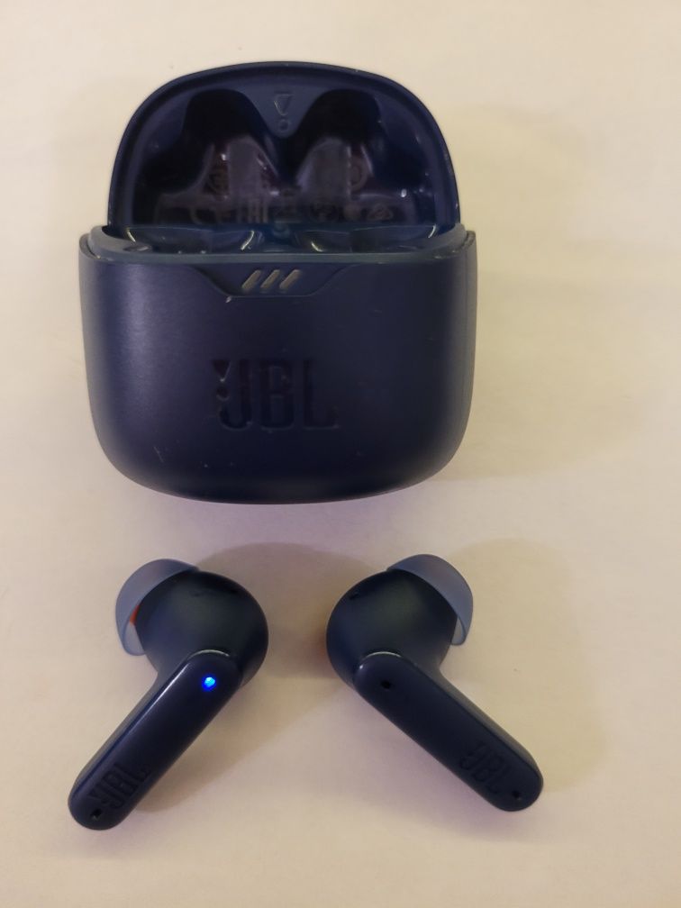 Słuchawki Jbl Tune Flex niebieskie.