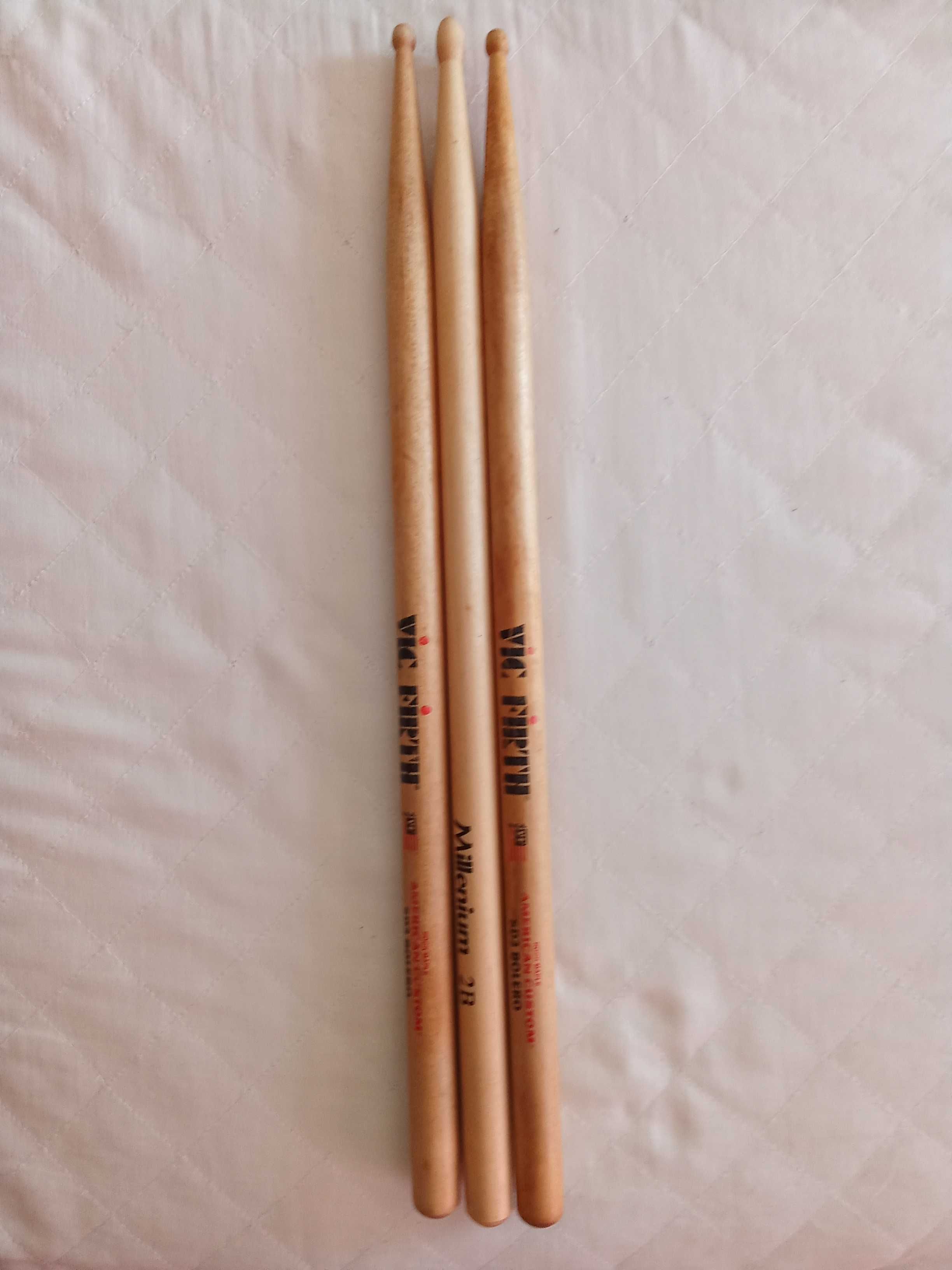 Baquetas Vic Firth + Millennium 2B