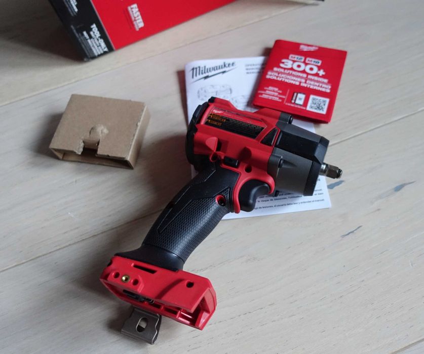 Milwaukee M18™ FUEL™ Klucz udarowy 3/8˝815Nm FMTIW2F38/2960-20 (USA)