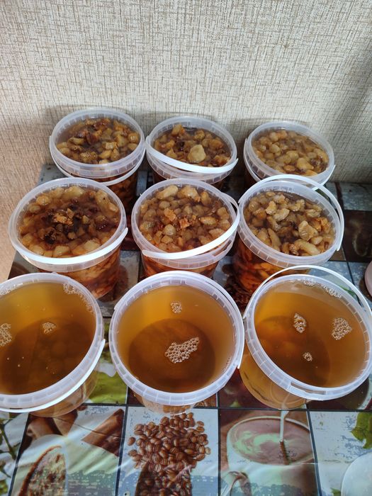 Смалець  і шкварки заляті смальцем з домашньої свинки